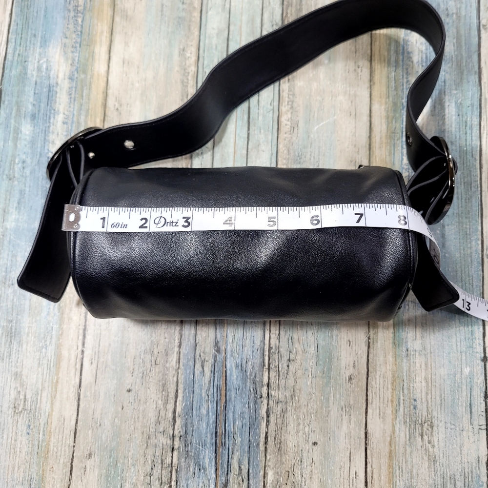 Elegant Black Shoulder Bag. - Picture 8 of 13